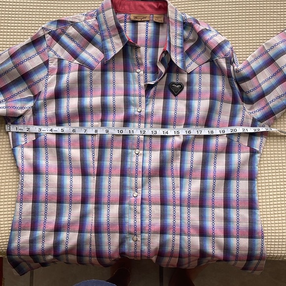 Wrangler Pearl Snap Western Pink Blue and White - Picture 3 of 6